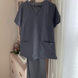 Figs Graphite Scrub Set